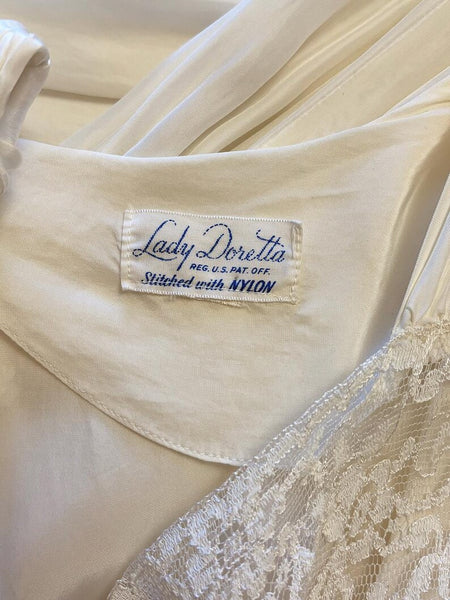1940's Lace Robe Dressing Gown