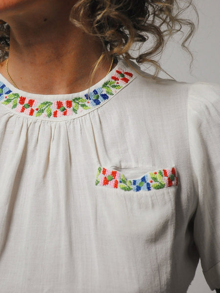 40's Embroidered Cropped Blouse